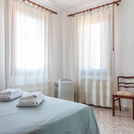 Colombina House Close To The Train Station 아파트 *