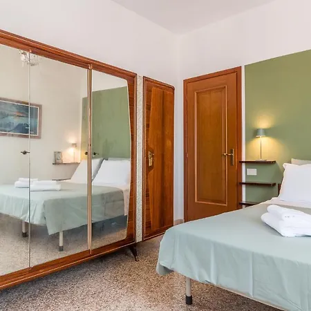 Colombina House Close To The Train Station * Velence