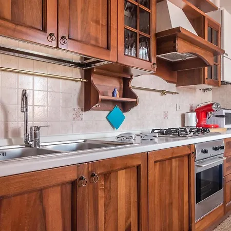 Colombina House Close To The Train Station 아파트