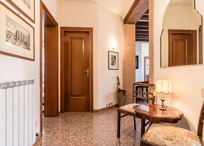 Appartement Colombina House Close To The Train Station Venetië