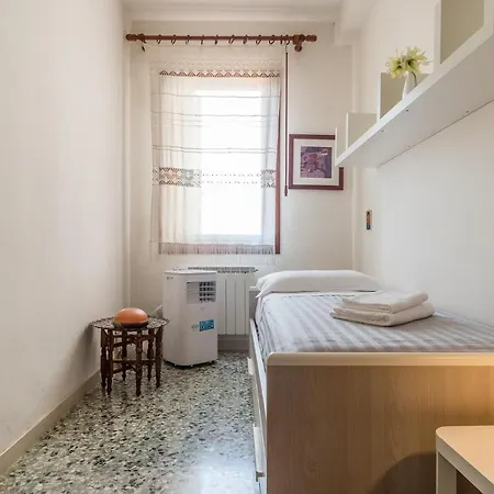 Colombina House Close To The Train Station Apartamento *